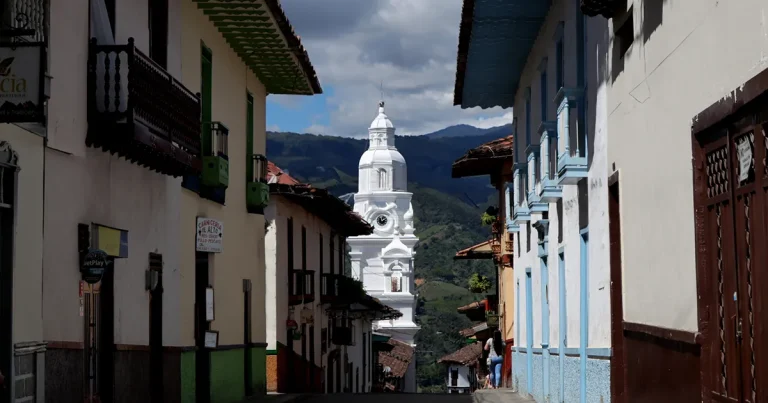 Salamina, la joya escondida de Caldas: Una Crónica de Historia y Tradición