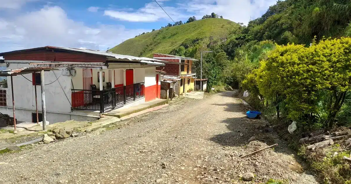 Carretera Salamina - La Merced