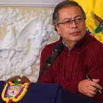 Gustavo Petro en acto oficial durante 2025, protagonista de crisis diplomáticas y políticas internas.