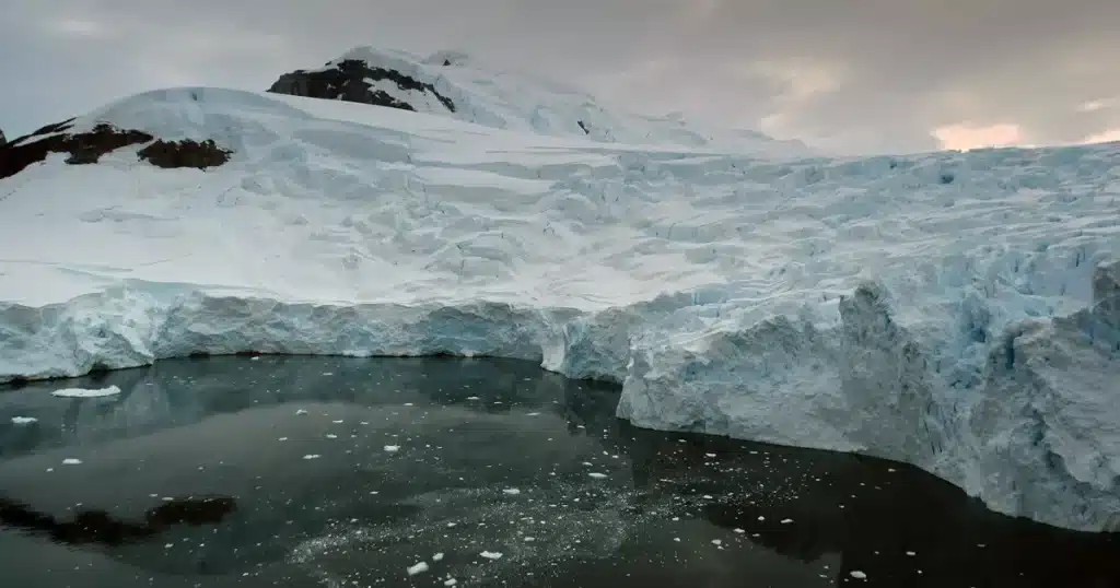 Plataforma de hielo del glaciar Thwaites en la Antártida